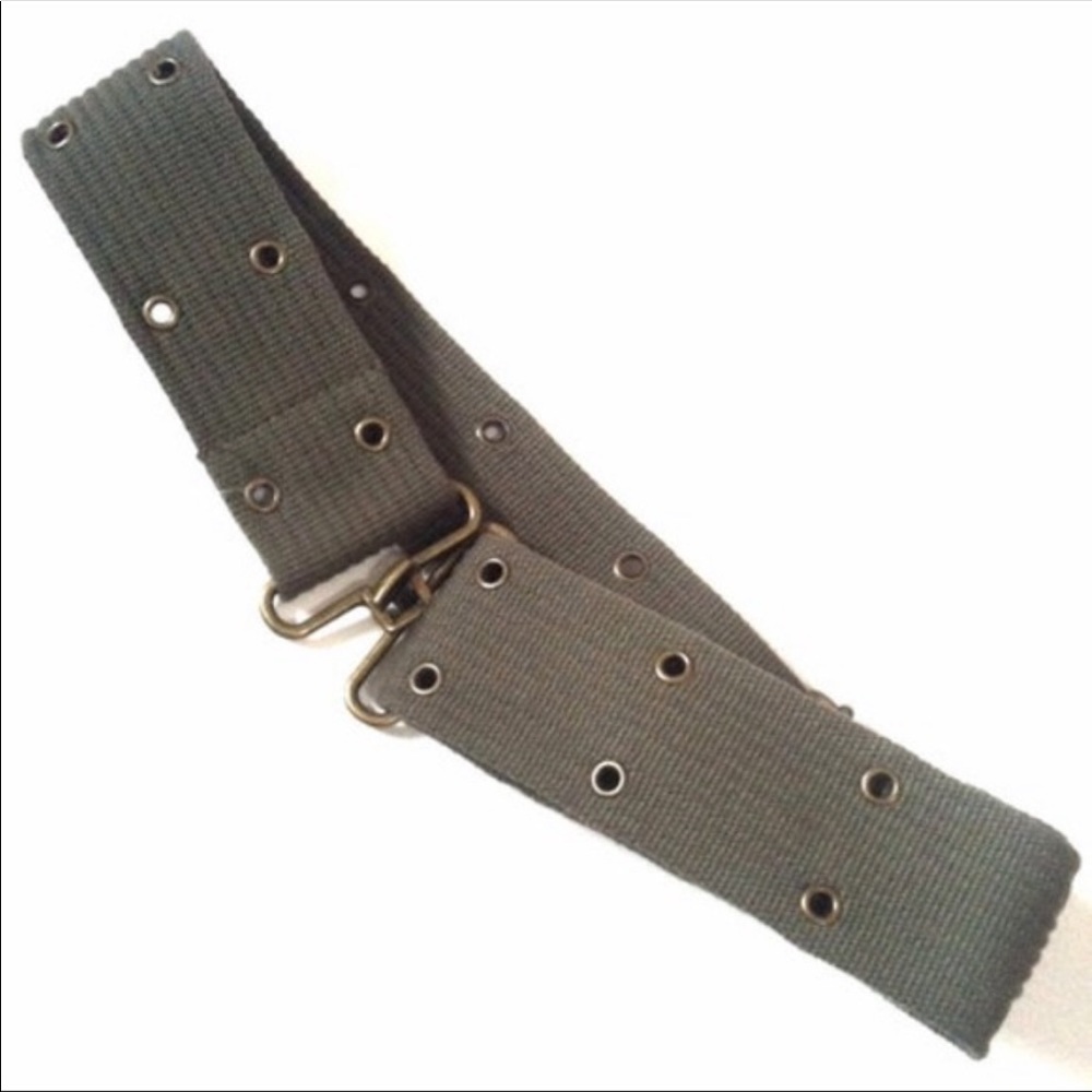 Hold NWOT Vintage army green rivet belt
